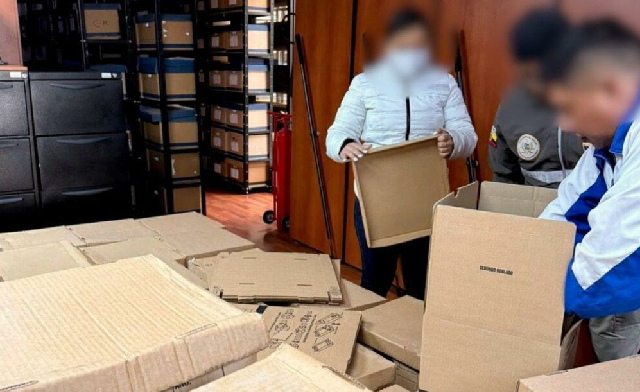 Fiscalía investiga presuntas irregularidades en compra de uniformes para cadetes de Policía