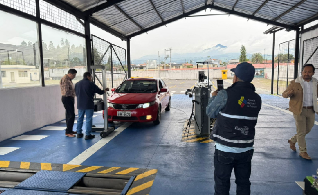 Revisión vehicular vuelve a Rumiñahui tras autorización de la ANT