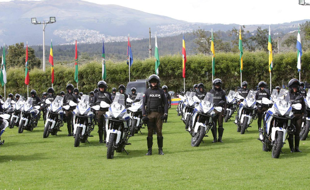 Gobierno refuerza a la Policía Nacional con radios, motocicletas y tecnología balística