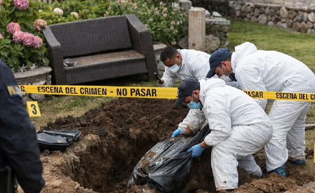 Hallan enterrado en una hostería de Sangolquí a joven extranjero de 22 años; familia pide justicia
