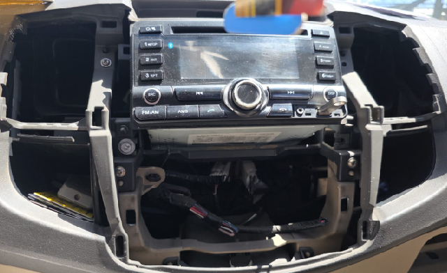 ¡ALERTA EN SANGOLQUÍ! Vehículos son robados y desmantelados en cuestión de minutos