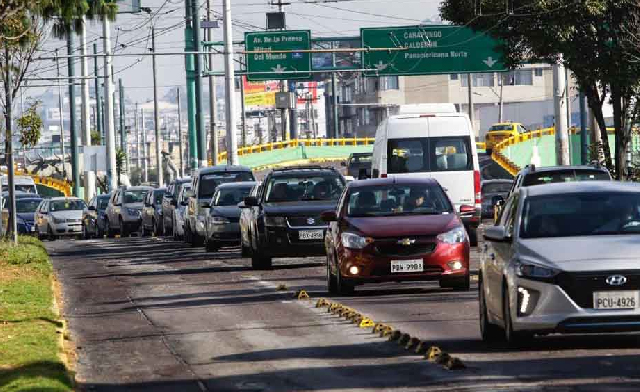 Cortes de luz generan inconvenientes en el norte de Quito