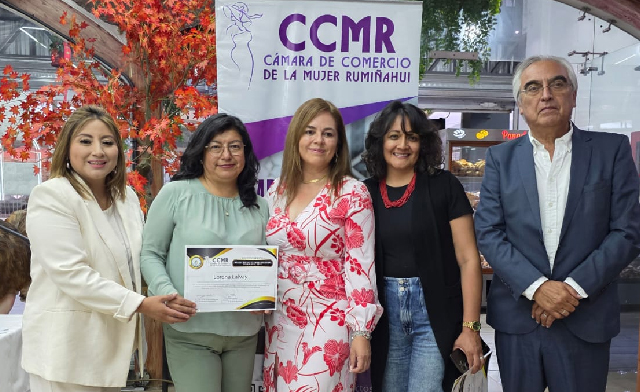 La Cámara de Comercio de la Mujer Rumiñahui celebró el reconocimiento a la Mujer, Madre y Empresaria 2026
