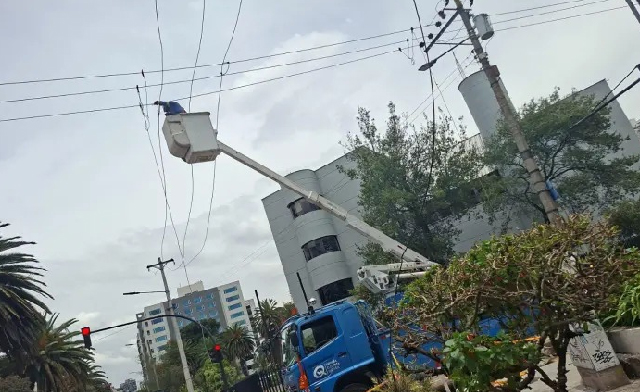 Cortes de luz en Quito fueron provocados por daños durante trabajos del Metro Quito.
