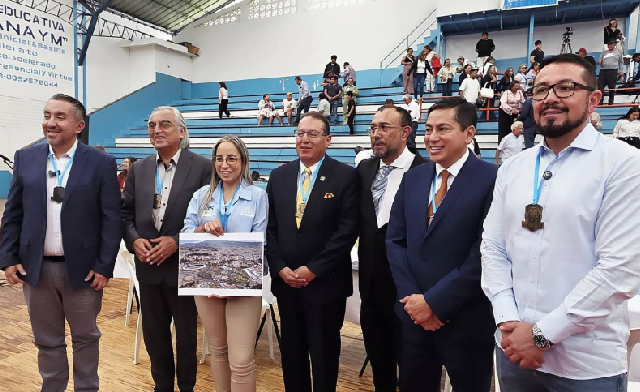 𝐄𝐥 𝐝𝐞𝐩𝐨𝐫𝐭𝐞 𝐞𝐧𝐭𝐫𝐚 𝐚𝐥 𝐝𝐞𝐛𝐚𝐭𝐞 𝐞𝐥𝐞𝐜𝐭𝐨𝐫𝐚𝐥 𝐞𝐧 𝐑𝐮𝐦𝐢ñ𝐚𝐡𝐮𝐢: 𝐜𝐚𝐧𝐝𝐢𝐝𝐚𝐭𝐨𝐬 𝐞𝐱𝐩𝐨𝐧𝐞𝐧 𝐬𝐮𝐬 𝐩𝐫𝐨𝐩𝐮𝐞𝐬𝐭𝐚𝐬