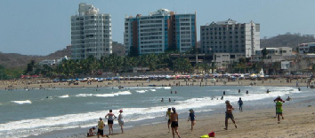 Ecuador activa alerta por oleaje: 29 playas con nivel alto y 12 con nivel medio
