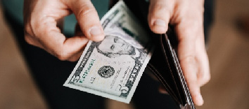 Ecuador define un aumento salarial para 2026: expectativas y análisis frente a la realidad económica