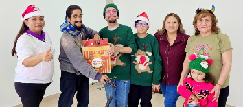 Sonrisas de Navidad iluminan los barrios de Rumiñahui gracias a la unión de organizaciones sociales y la empresa privada.
