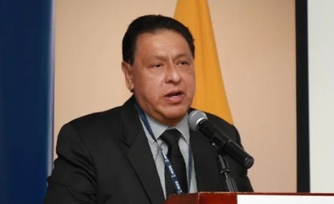 Jaime Bernabé asume el Ministerio de Salud Pública tras la salida de la Viceprensidenta Pinto