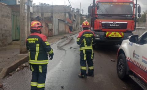Aluvión en Nueva Aurora, Guamaní, movilizó a equipos de emergencia